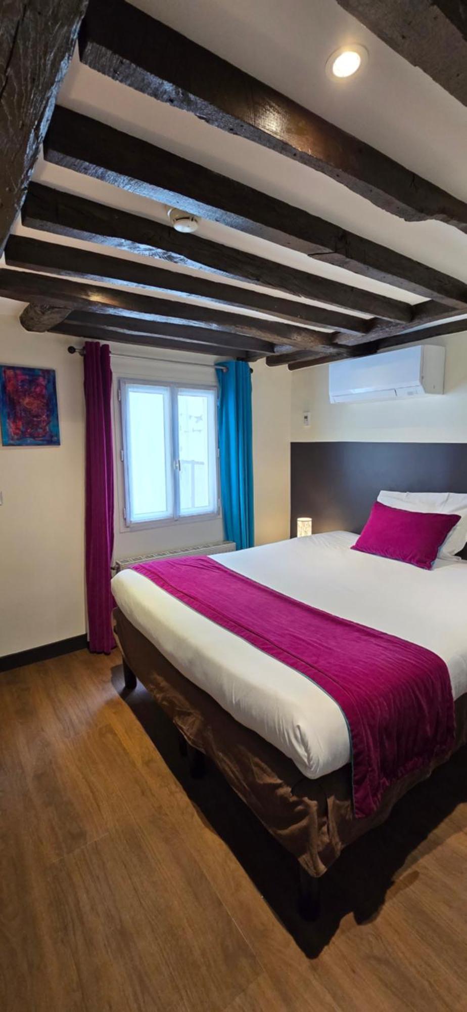Pax Opera Hotel 3*