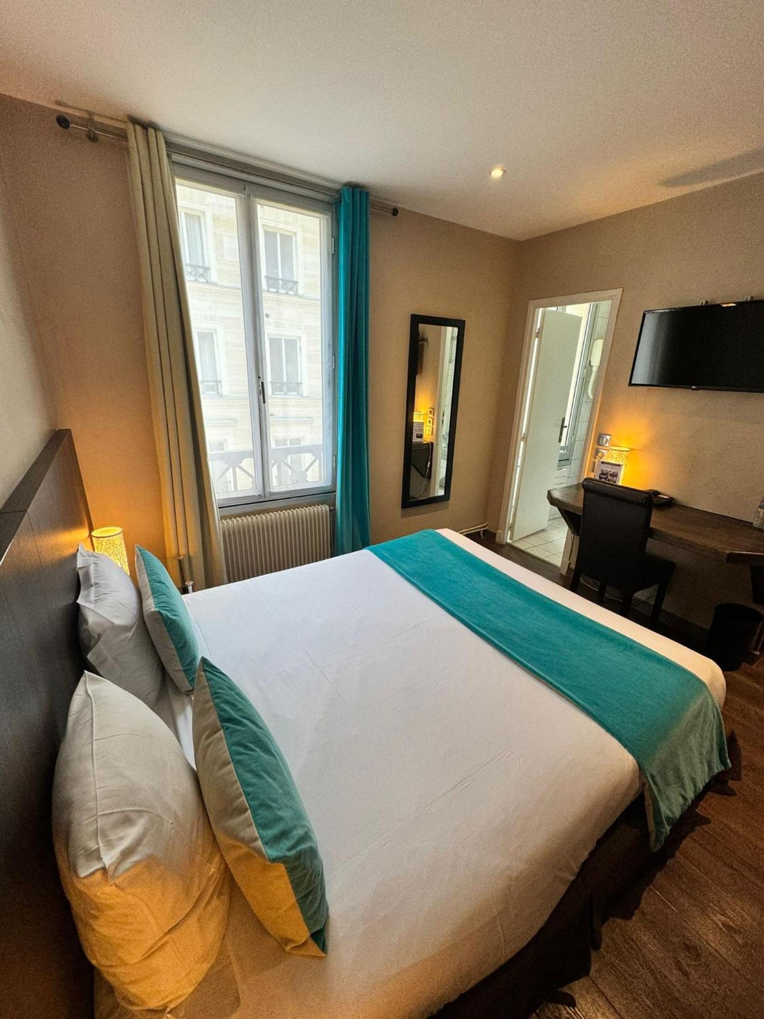 Hotel Pax Opera 3*