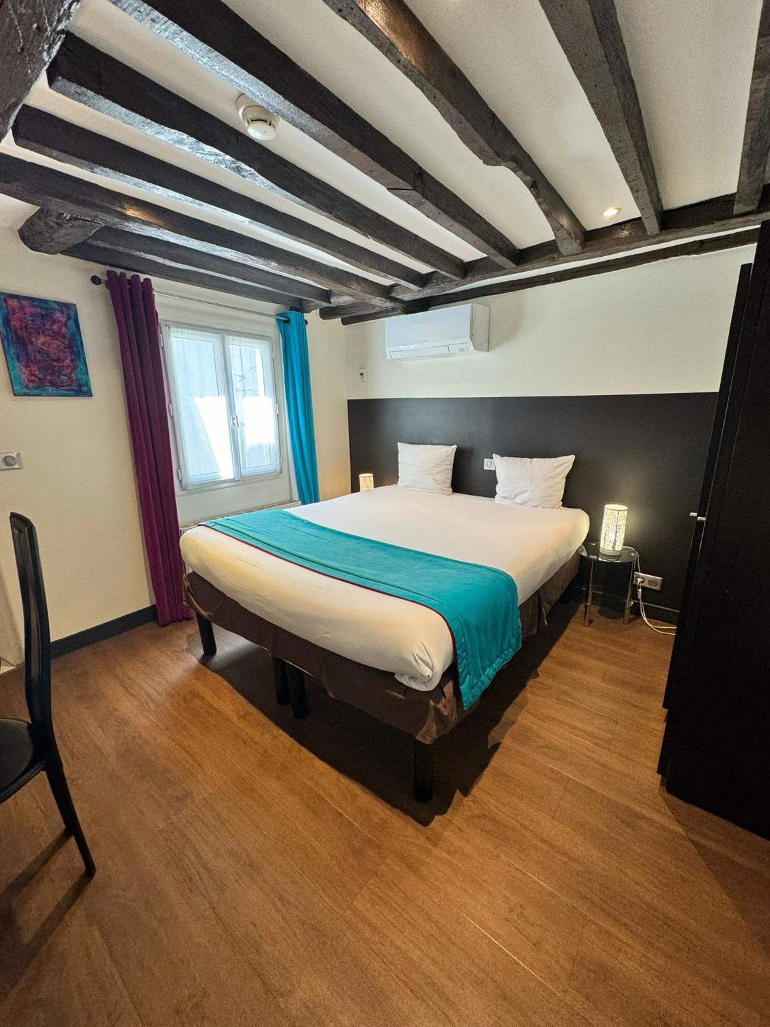 Hotel Pax Opera 3*